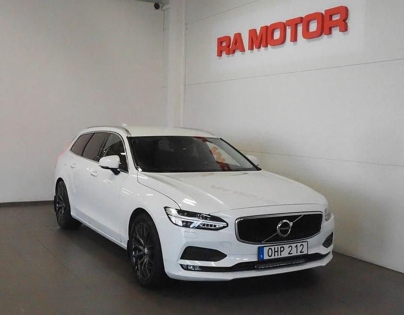 Vit Begagnad 2016 Volvo V90 Momentum Kombi | 239 900 kr (Bra pris) - Bild 1/4