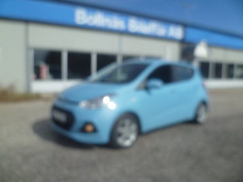 Ljusblå Begagnad 2014 Hyundai i10 Halvkombi | 84 000 kr (Dyr) - Bild 1/4