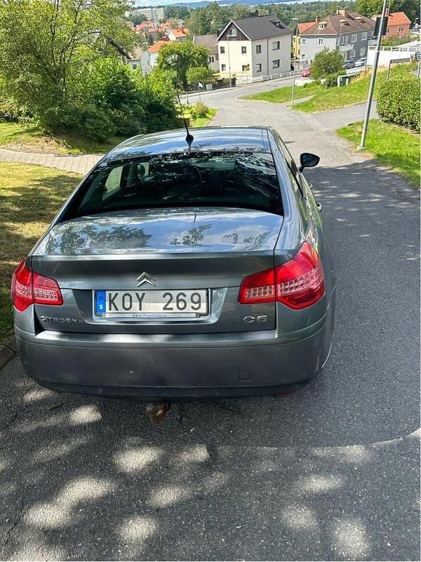 Grå Begagnad 2009 Citroën C5 Sedan | 40 000 kr (Marknadspris) - Bild 1/4