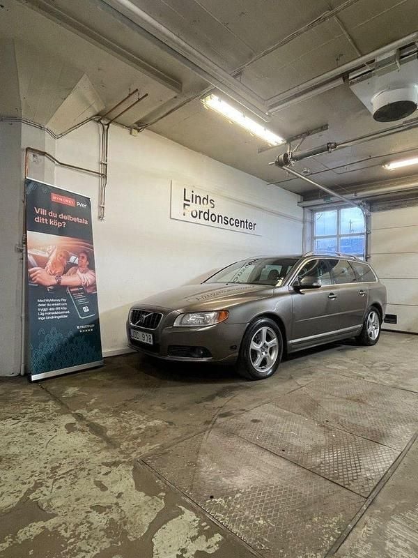 Begagnad Volvo V70 Summum 200 HK (147 kW) 2009 Grå Kombi