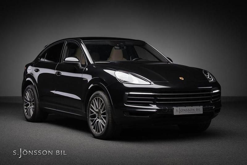 Begagnad Porsche Cayenne Platinum Edition 462 HK (339 kW) 2023 Chromite black metallic SUV