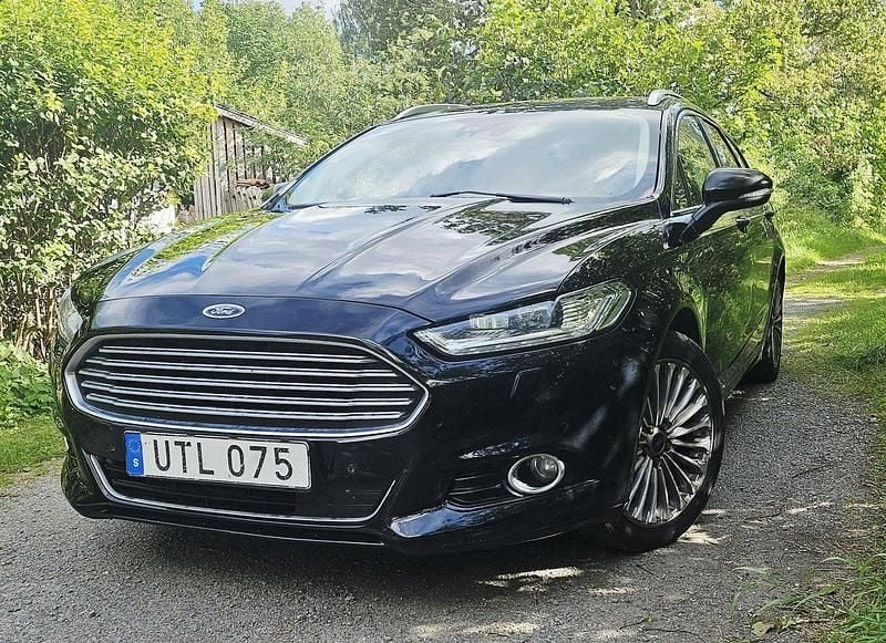 Svart Begagnad 2017 Ford Mondeo Titanium Kombi | 124 500 kr (Marknadspris) - Bild 1/4