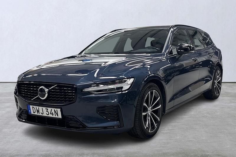 Blå Begagnad 2024 Volvo V60 Plus Kombi | 459 900 kr (Marknadspris) - Bild 1/4