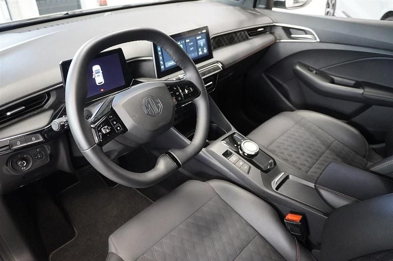 Begagnad MG MG3 194 HK (142 kW) 2024 Dover white Halvkombi