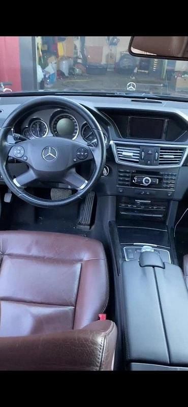 Svart Begagnad 2010 Mercedes E350 Avantgarde Kombi | 105 000 kr (Marknadspris) - Bild 1/3
