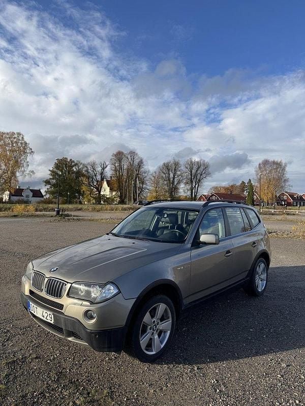 Brun Begagnad 2007 BMW X3 SUV | 55 000 kr (Dyr) - Bild 1/4