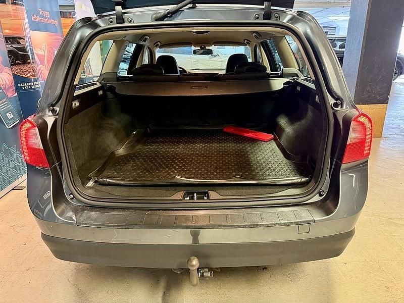 Begagnad Volvo V70 145 HK (106 kW) 2008 Grå Kombi