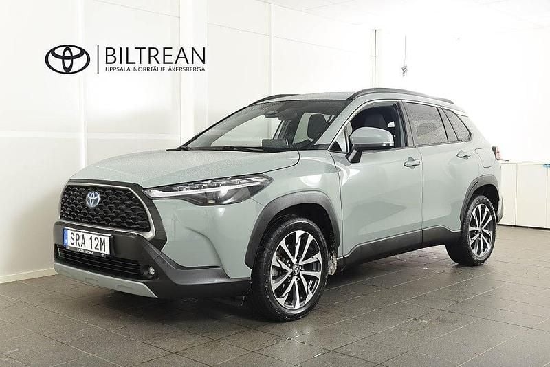 Begagnad Toyota Corolla Cross Style 197 HK (144 kW) 2022 Grön SUV