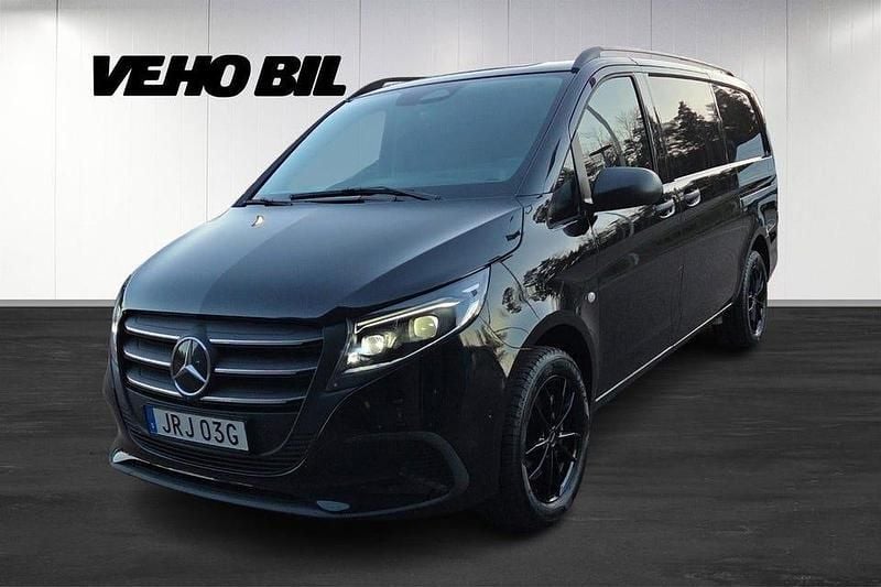 Svart Begagnad 2025 Mercedes Vito Van | 662 375 kr (Superpris) - Bild 1/4
