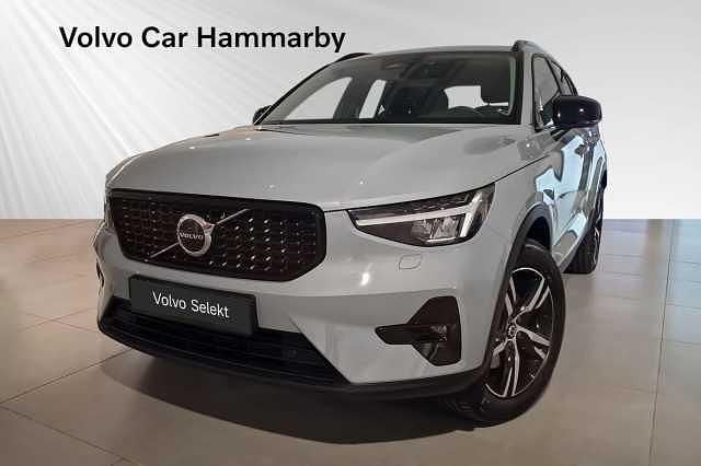 Begagnad 2025 Volvo XC40 SUV | 394 900 kr (Marknadspris) - Bild 1/3