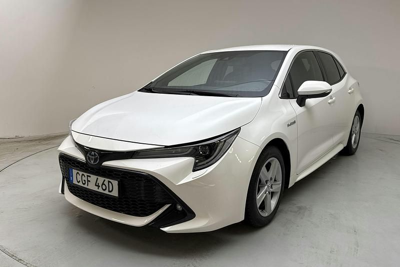Vit Begagnad 2022 Toyota Corolla Style | 250 000 kr (Bra pris) - Bild 1/4