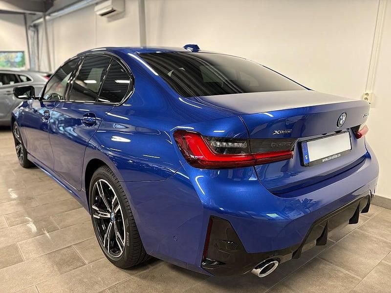 Begagnad BMW 330e Comfort Edition 184 HK (135 kW) 2024 Blå Sedan