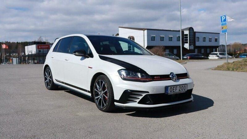 Begagnad 2017 VW Golf VII GTI Clubsport Halvkombi | 255 000 kr (Marknadspris) - Bild 1/4