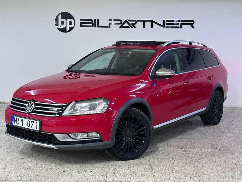 Röd Begagnad 2012 VW Passat Alltrack Kombi | 104 900 kr (Marknadspris) - Bild 1/4
