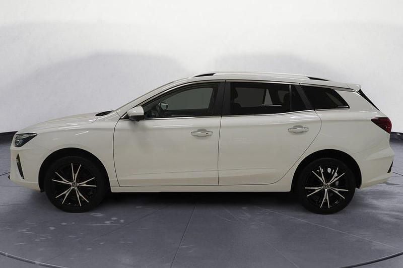 Begagnad MG MG5 EV Luxury 114 kW (156 HK) 2022 Dover white Kombi