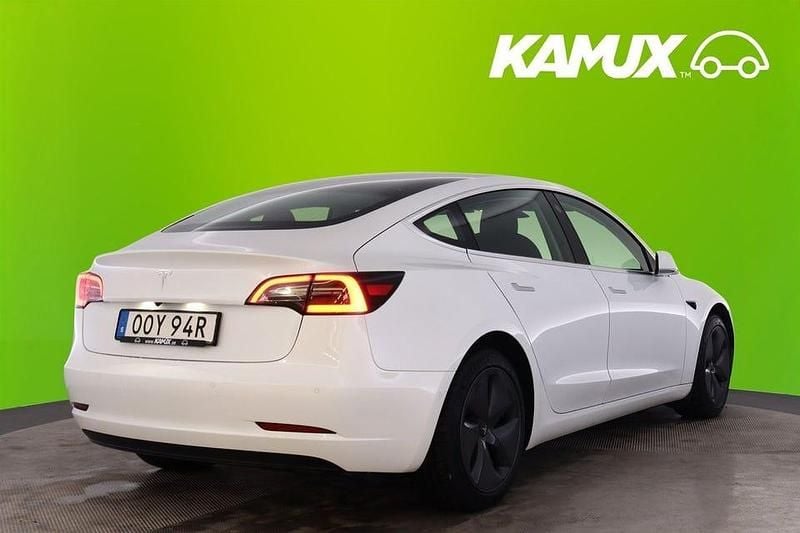 Begagnad Tesla Model 3 Standard Range Plus 239 kW (325 HK) 2020 Vit Sedan