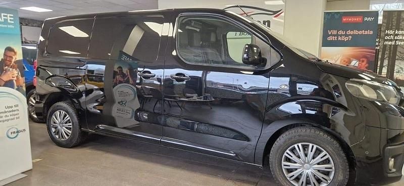 Begagnad Toyota Proace 122 HK (89 kW) 2019 Svart Minibuss