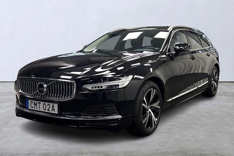 Svart Begagnad 2023 Volvo V90 Core Kombi | 439 900 kr (Marknadspris) - Bild 1/4