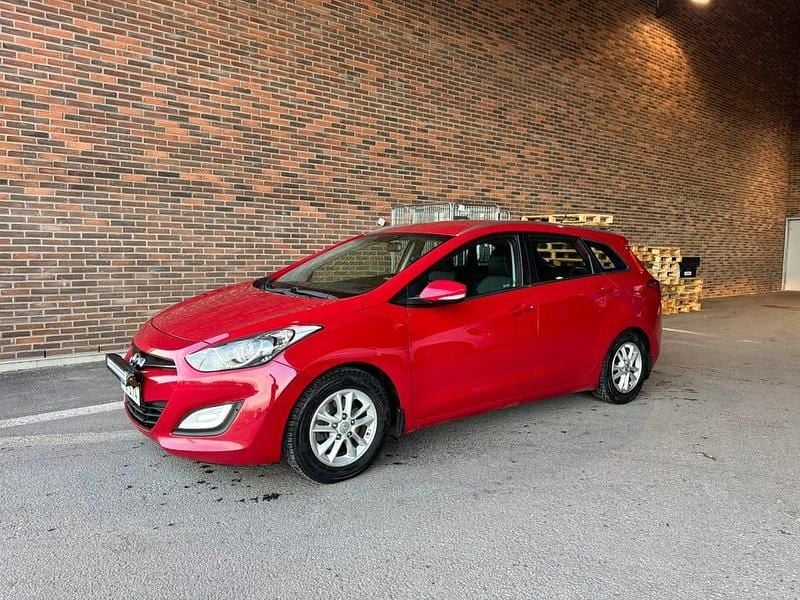 Begagnad 2014 Hyundai i30 Kombi | 47 500 kr (Marknadspris) - Bild 1/4