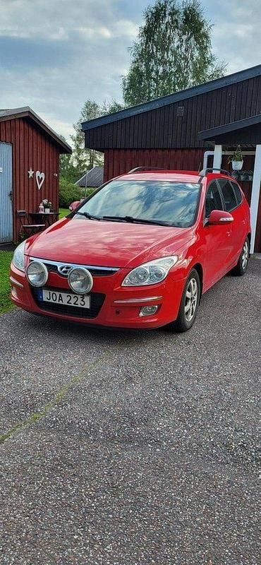 Röd Begagnad 2009 Hyundai i30 Kombi | 30 000 kr (Bra pris) - Bild 1/4