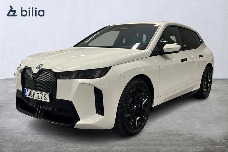 Begagnad BMW iX M Sport 484 kW (659 HK) 2025 Vit SUV