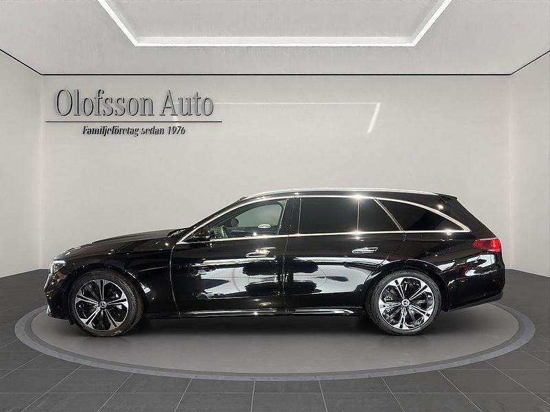 Begagnad Mercedes E300 Avantgarde 313 HK (230 kW) 2024 Svart Kombi