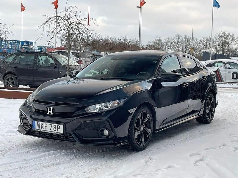Begagnad Honda Civic Dynamic 126 HK (92 kW) 2018 Svart Halvkombi