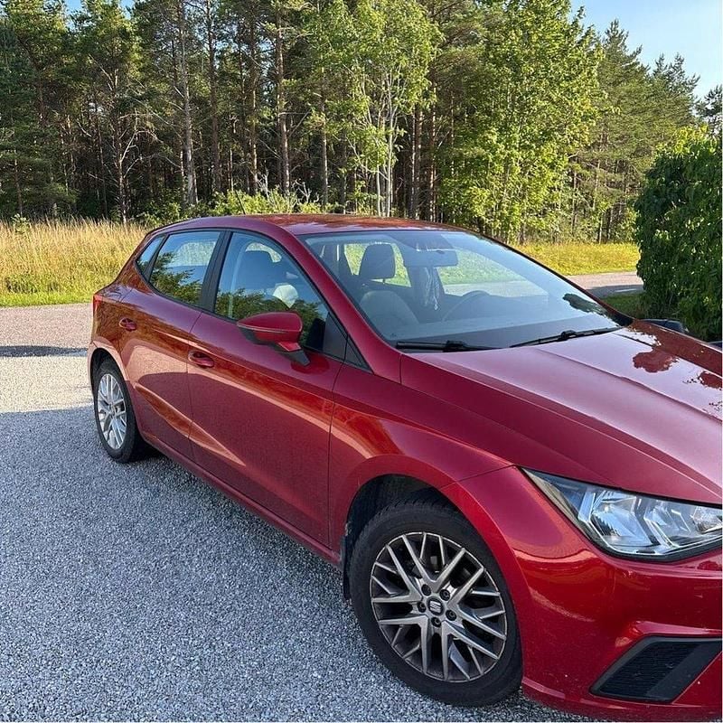 Röd Begagnad 2018 Seat Ibiza Style Halvkombi | 105 000 kr (Marknadspris) - Bild 1/4