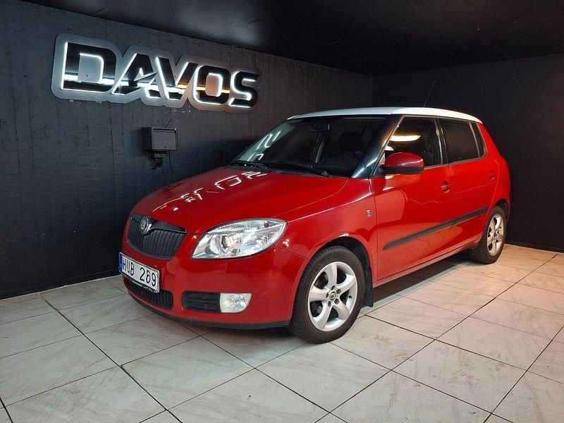 Röd Begagnad 2009 Skoda Fabia Halvkombi | 26 900 kr (Marknadspris) - Bild 1/4