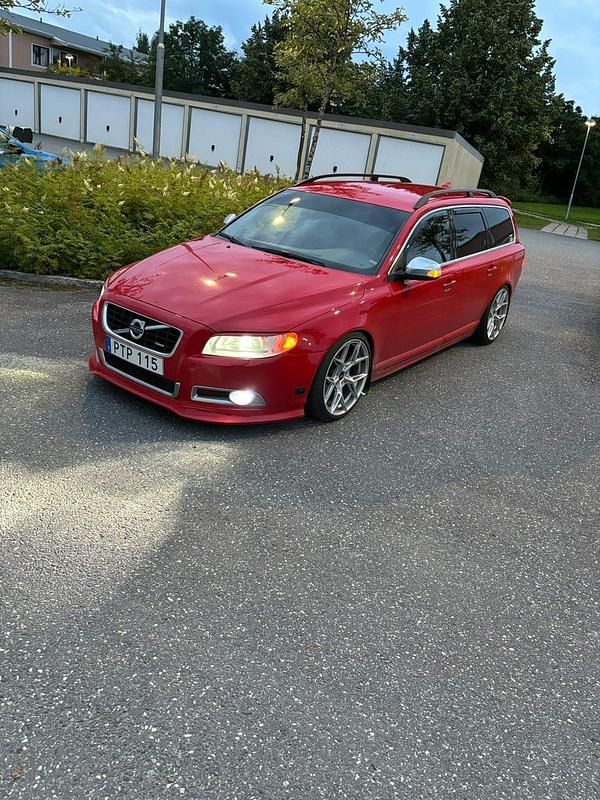 Begagnad 2009 Volvo V70 Kombi | 70 000 kr (Lite dyr) - Bild 1/4