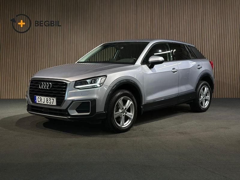 Silver Begagnad 2017 Audi Q2 Sport SUV | 189 400 kr (Lite dyr) - Bild 1/4