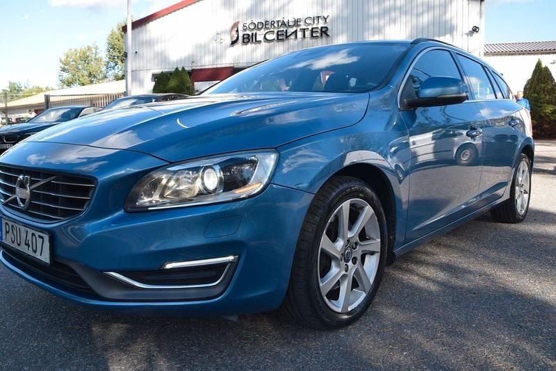 Blå Begagnad 2014 Volvo V60 Momentum Kombi | 119 899 kr (Bra pris) - Bild 1/4
