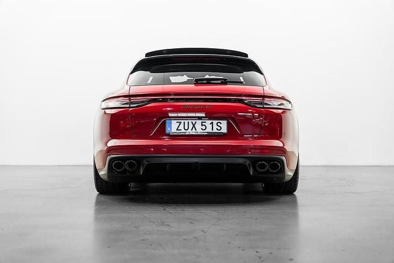 Begagnad Porsche Panamera Platinum Edition 330 HK (242 kW) 2022 Röd Kombi
