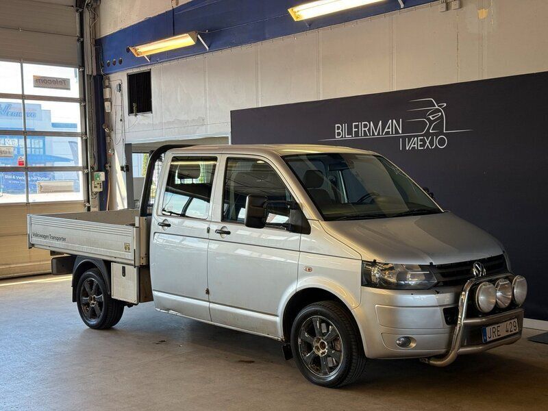 Silver (silvermet) Begagnad 2011 VW T5 Van | 99 900 kr (Dyr) - Bild 1/4