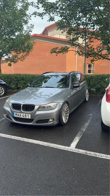 Grå Begagnad 2012 BMW 316 Comfort Edition Kombi | 57 000 kr (Lite dyr) - Bild 1/4