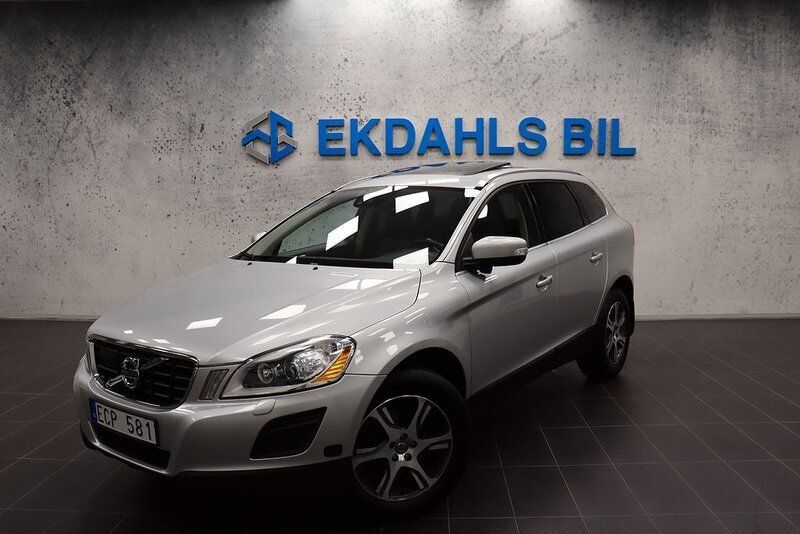 Ljusgrå Begagnad 2012 Volvo XC60 Summum SUV | 139 900 kr (Marknadspris) - Bild 1/4