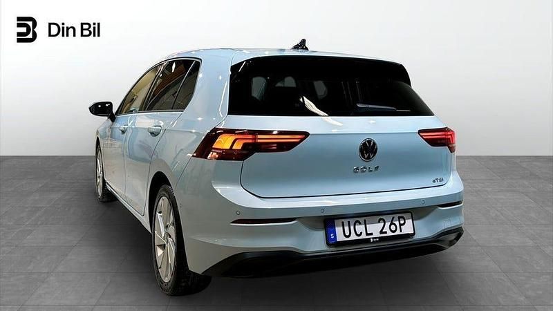 Begagnad VW Golf VIII Edition 150 HK (110 kW) 2025 Crystal ice blue metallic Halvkombi