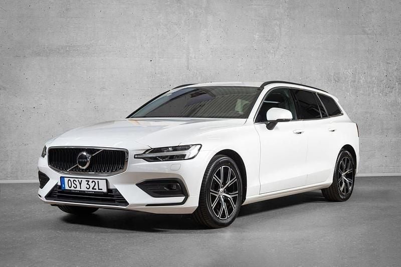 Vit Begagnad 2023 Volvo V60 Core Kombi | 349 000 kr (Bra pris) - Bild 1/4