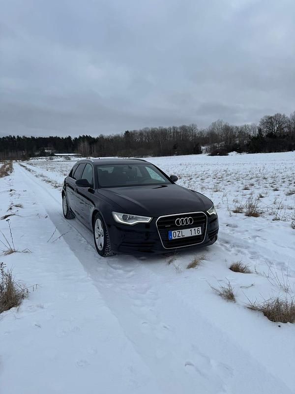 Begagnad Audi A6 204 HK (150 kW) 2013 Sapphire black Kombi