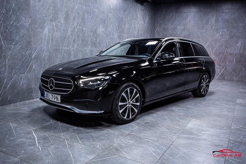 Begagnad Mercedes E300 Avantgarde 306 HK (225 kW) 2022 Svart Kombi