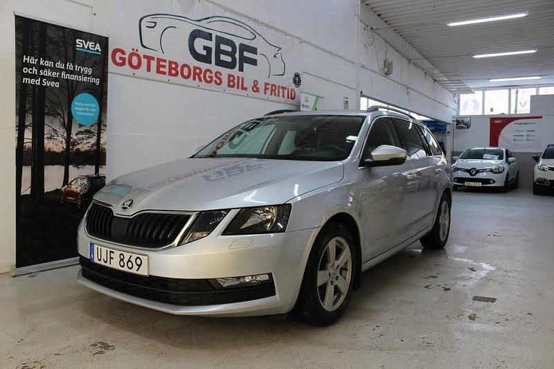 Begagnad Skoda Octavia Ambition 116 HK (85 kW) 2017 Silver Kombi