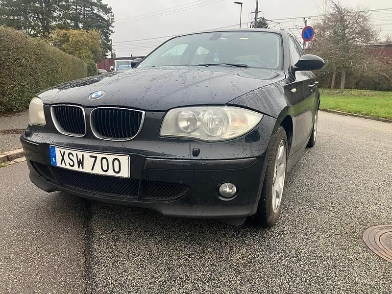 Begagnad 2006 BMW 118 Halvkombi | 32 000 kr (Bra pris) - Bild 1/4