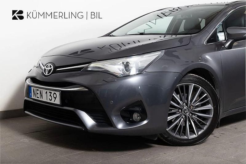 Begagnad Toyota Avensis Multidrive S 154 HK (113 kW) 2017 Grå Kombi