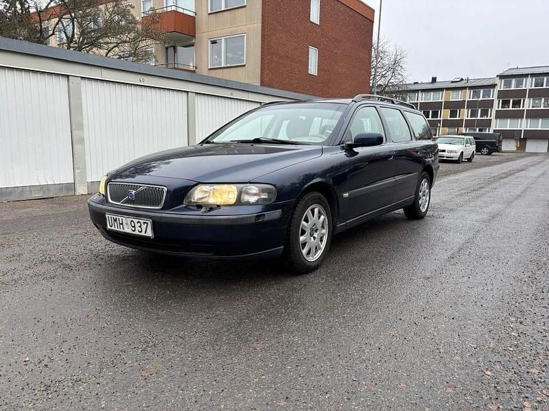 Begagnad 2004 Volvo V70 Kombi | 15 000 kr (Superpris) - Bild 1/4