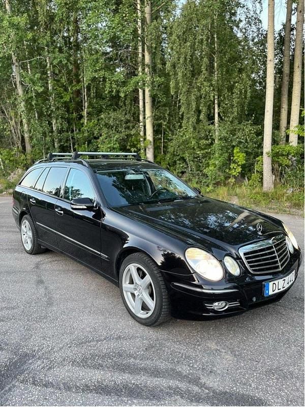 Svart Begagnad 2008 Mercedes E200 Kombi | 52 000 kr (Marknadspris) - Bild 1/4