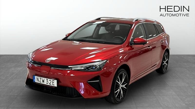 Röd (red) Begagnad 2023 MG MG5 EV Kombi | 224 900 kr (Bra pris) - Bild 1/4