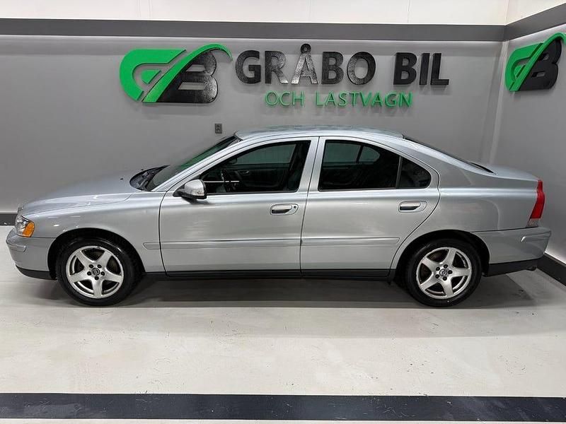 Begagnad Volvo S60 163 HK (119 kW) 2008 Silver Sedan