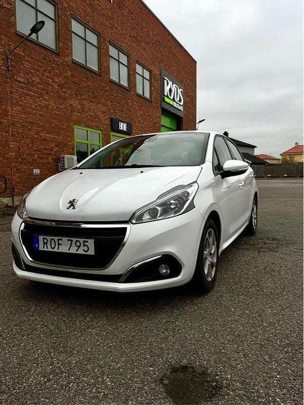 Begagnad 2016 Peugeot 208 Halvkombi | 55 000 kr (Bra pris) - Bild 1/4