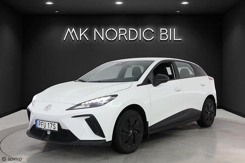 Vit Begagnad 2023 MG MG4 EV Halvkombi | 189 900 kr (Superpris) - Bild 1/4