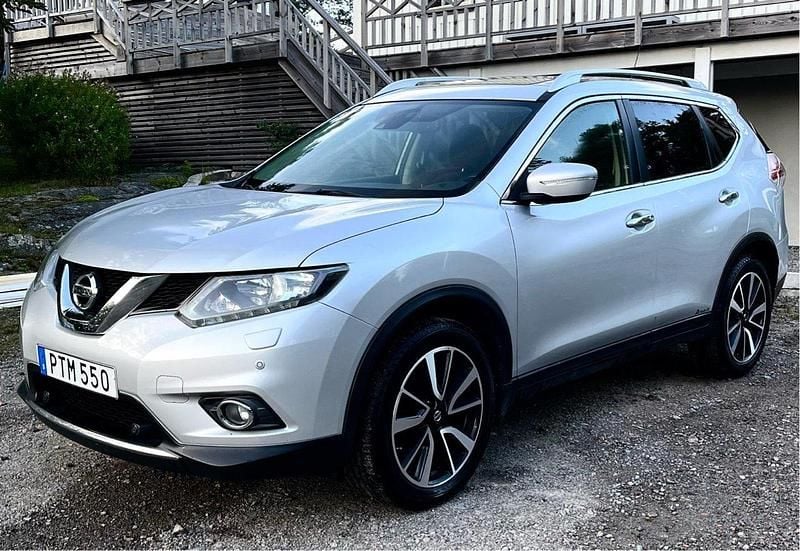 Silver Begagnad 2015 Nissan X-Trail SUV | 95 000 kr (Bra pris) - Bild 1/4